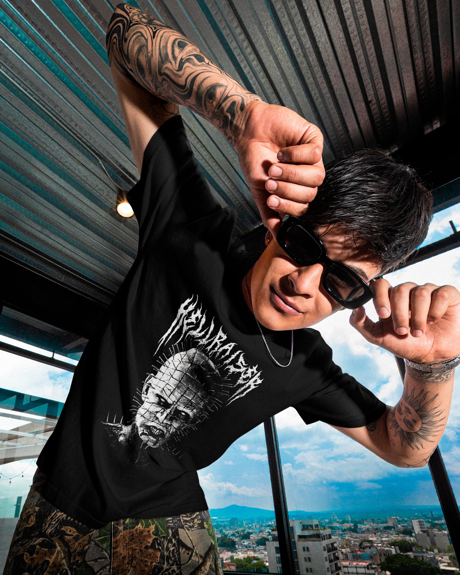 Camiseta Preta Hellraiser Rosto Preto e Branco Unissex - Image 2