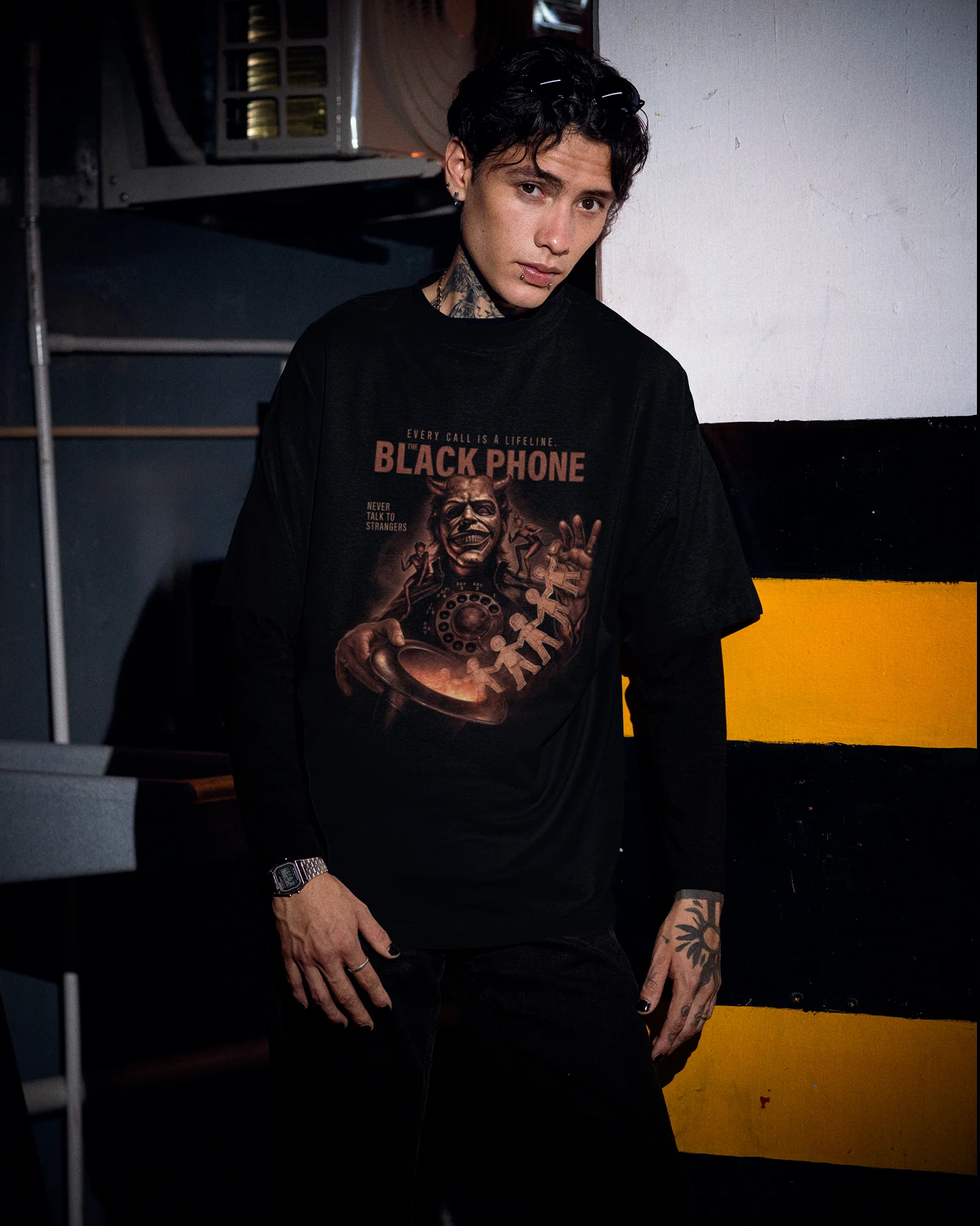 Camiseta Preta The Black Phone Every Call Is a Lifeline Unissex - Image 2