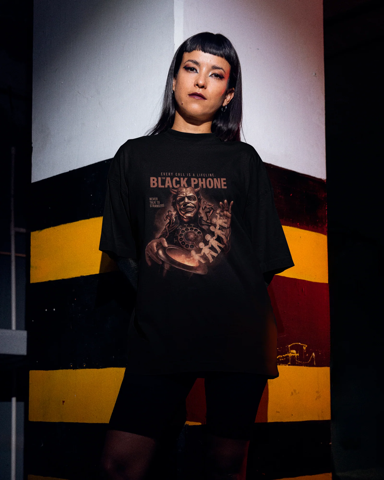 Camiseta Preta The Black Phone Every Call Is a Lifeline Unissex - Image 4